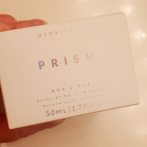 SOLD. Prism AHA & BHA Exfoliating Glow Facial - Picture 2 of 3